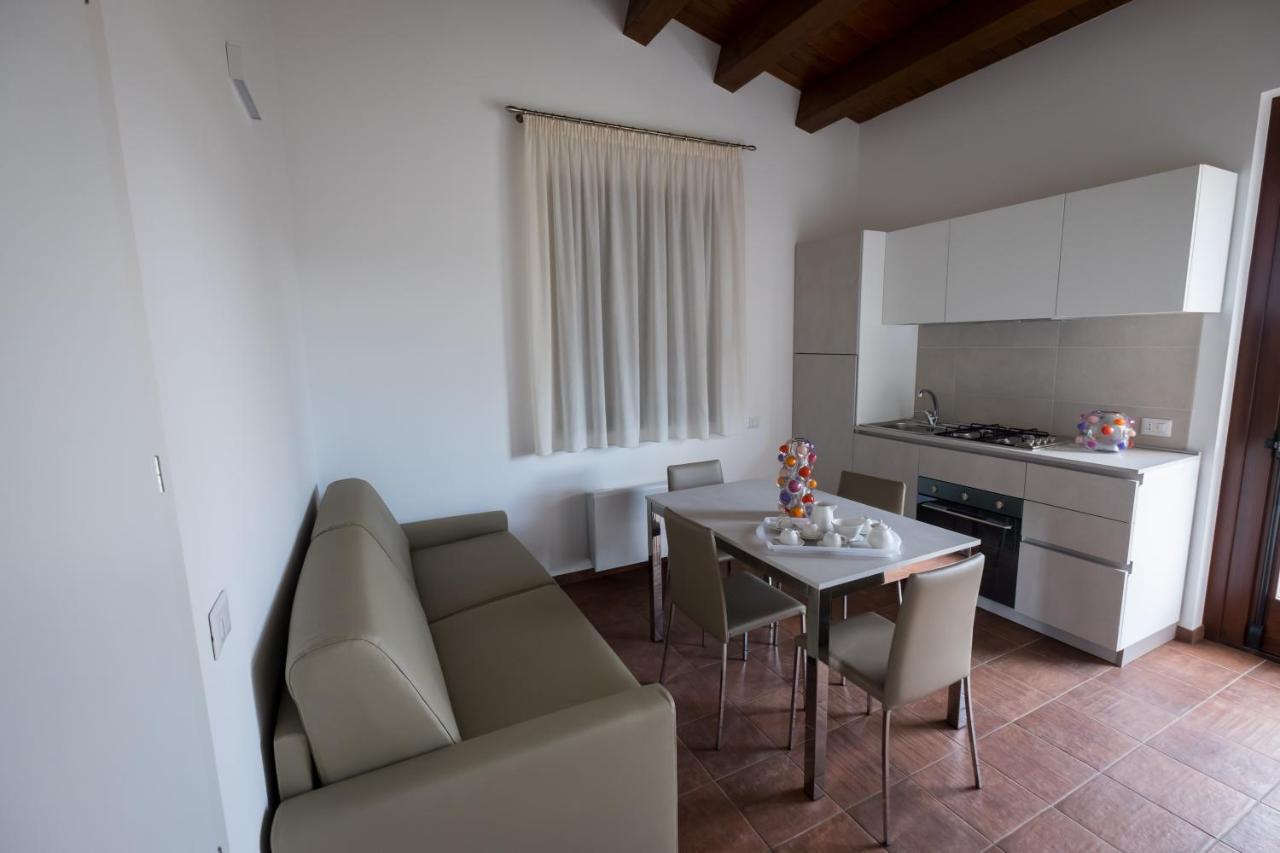 Domus Hyblaea Resort Палацоло Акрейде Екстериор снимка