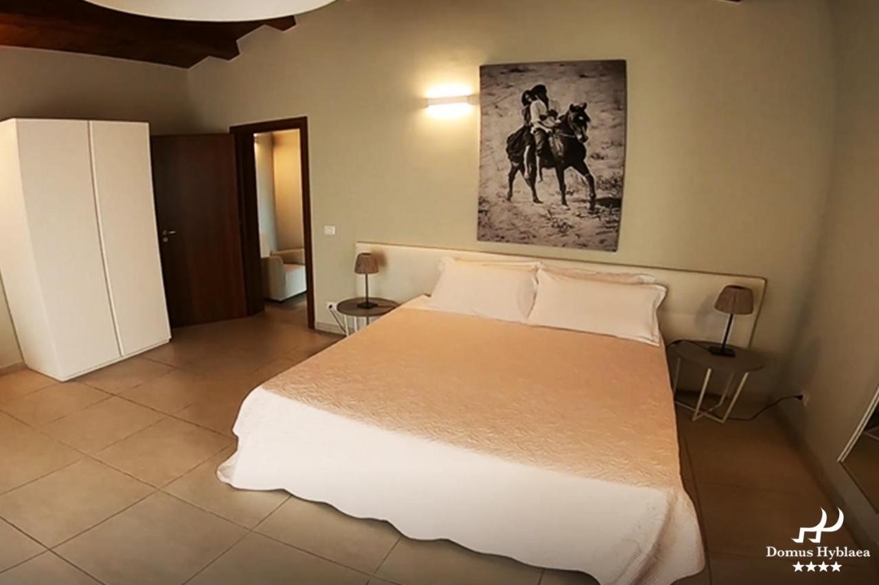 Domus Hyblaea Resort Палацоло Акрейде Екстериор снимка