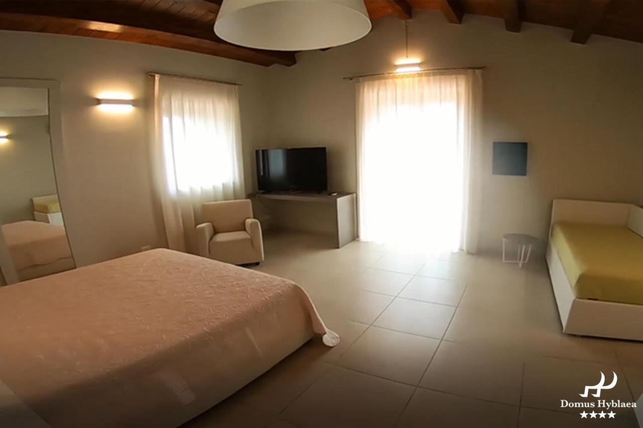 Domus Hyblaea Resort Палацоло Акрейде Екстериор снимка