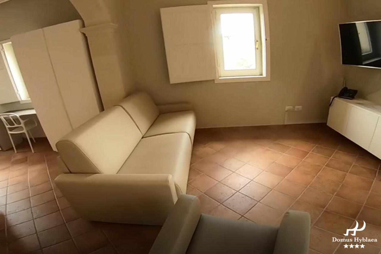 Domus Hyblaea Resort Палацоло Акрейде Екстериор снимка