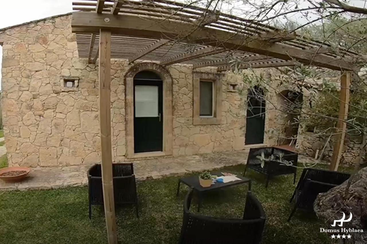 Domus Hyblaea Resort Палацоло Акрейде Екстериор снимка
